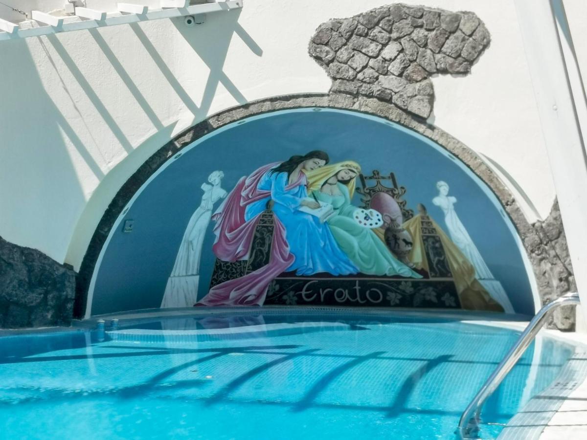 Erato Apartments Fira  Bagian luar foto